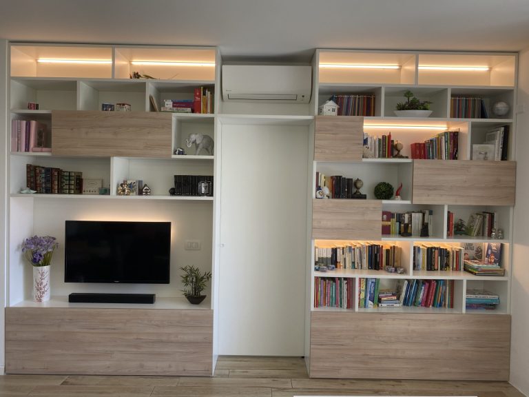 Libreria con porta