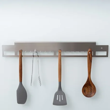 A 10 600 - Barra ganci 60 cm A 10 600 - Barra appendi e aggancia 60 cm