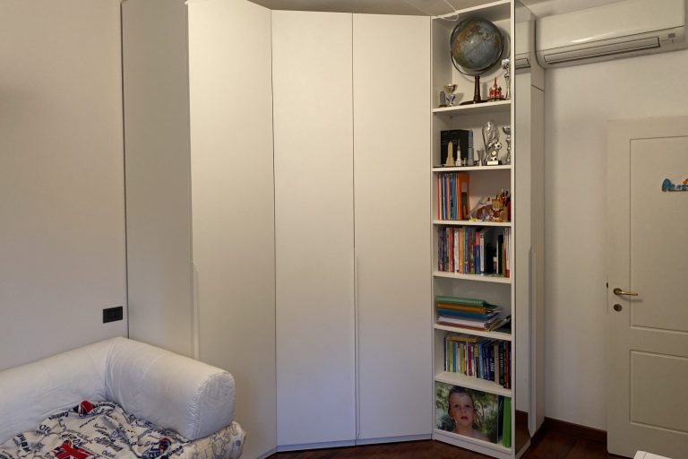 Armadio con angolo