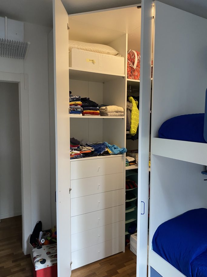 Interno cabina armadio