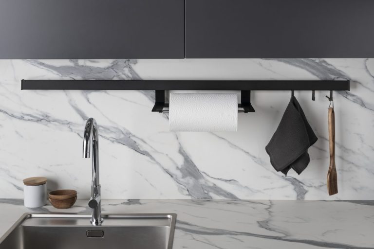 Barra sotto pensile cucina