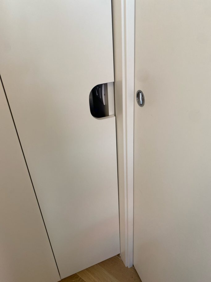 Foro armadio per presa elettrica