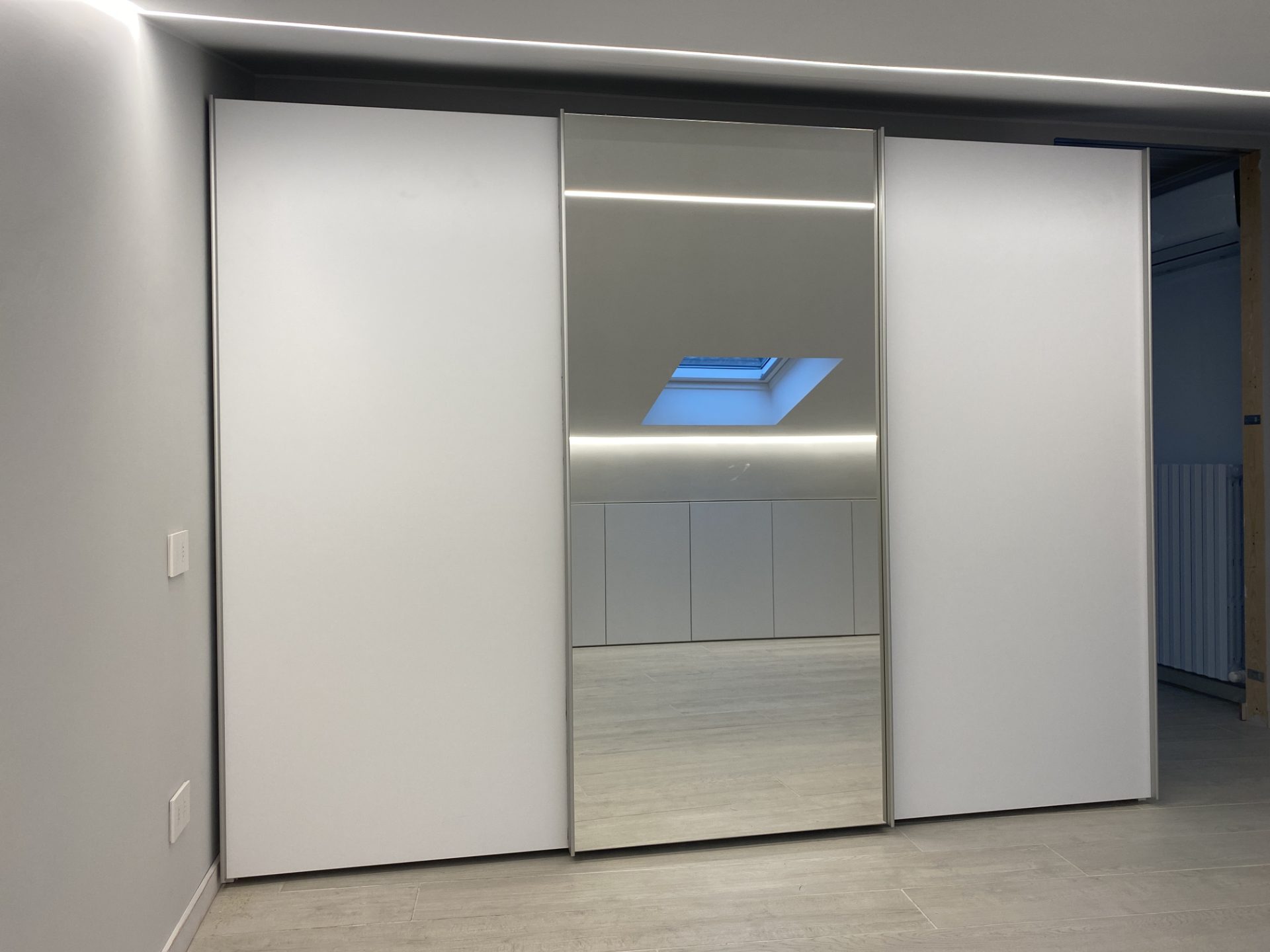 Armadio ante scorrevoli su misura