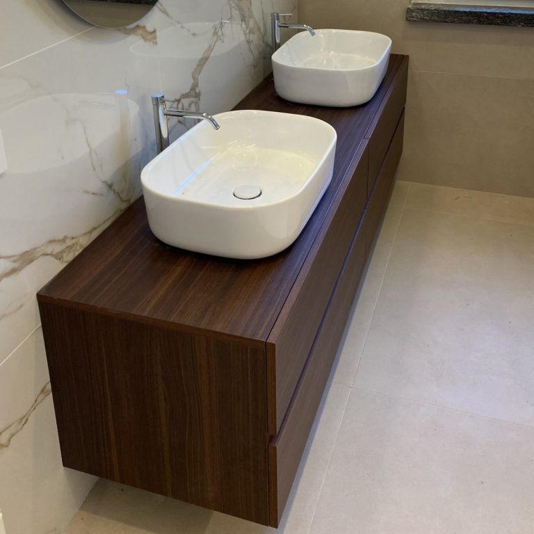 Mobile bagno in laminato
