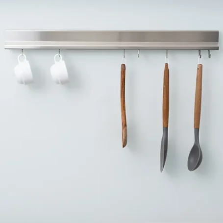 A 09 600 - Barra ganci 60 cm A 09 600 - Barra con ganci 60 cm